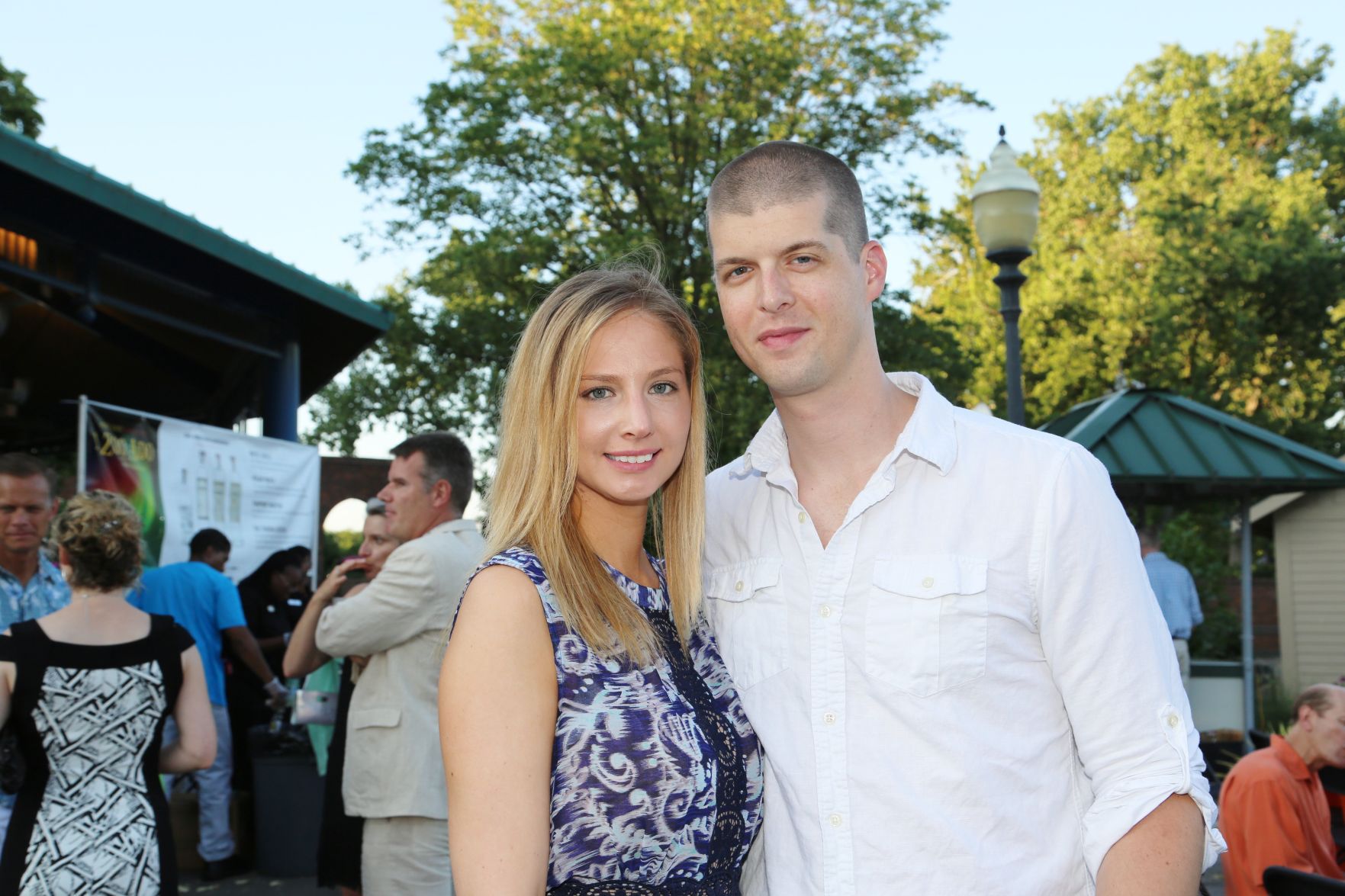 Lesli Bond, Lucas Poelker